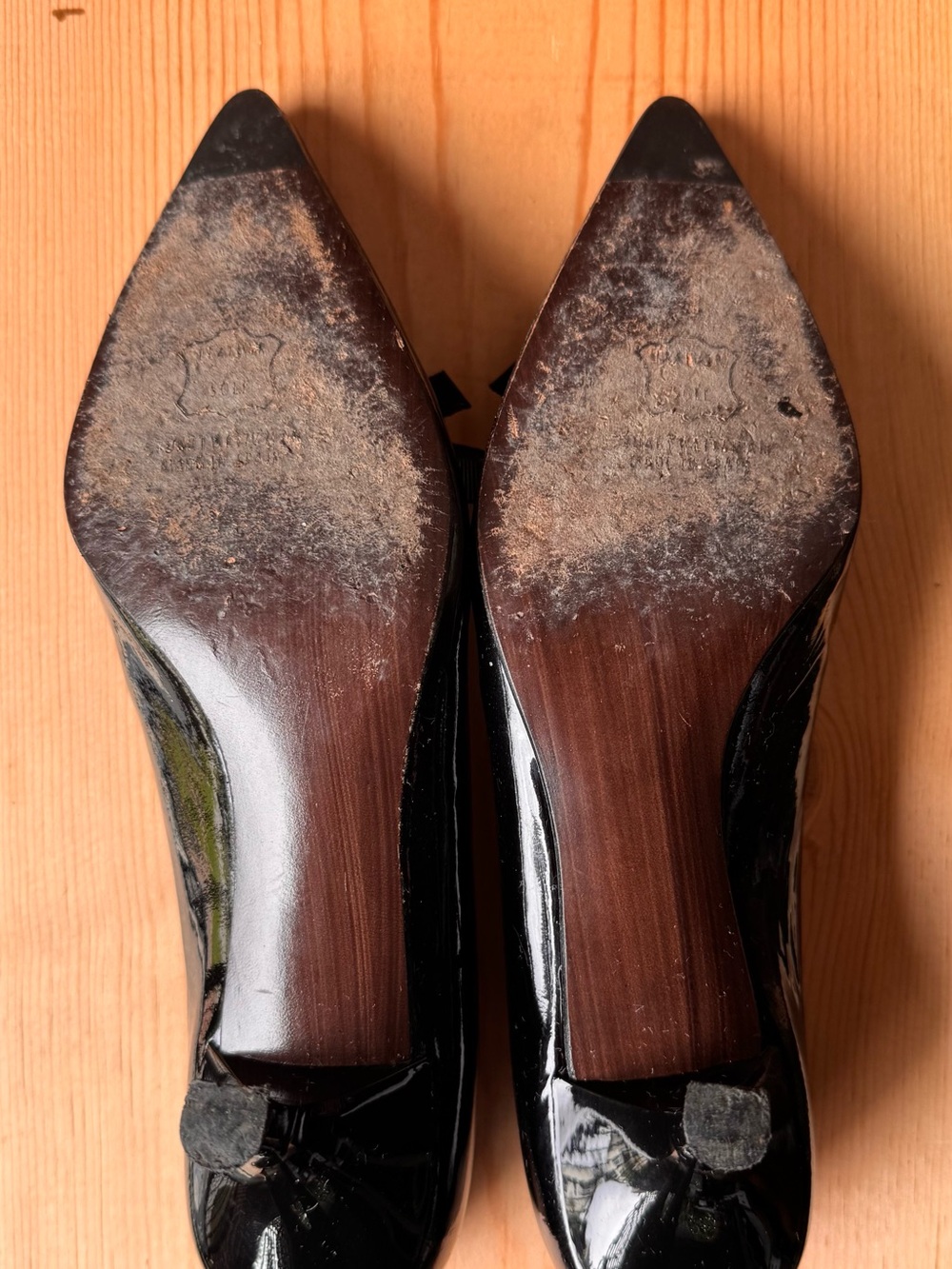 Stuart Weitzman MADE IN ITALY 🇮🇹 Black Patent Pointed-Toe Bow Flats - Picture 7 of 9